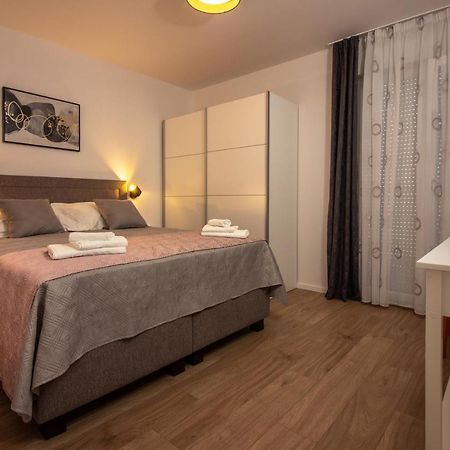 Apartamento Bura2 , With Private Parking In The Garage Split Exterior foto