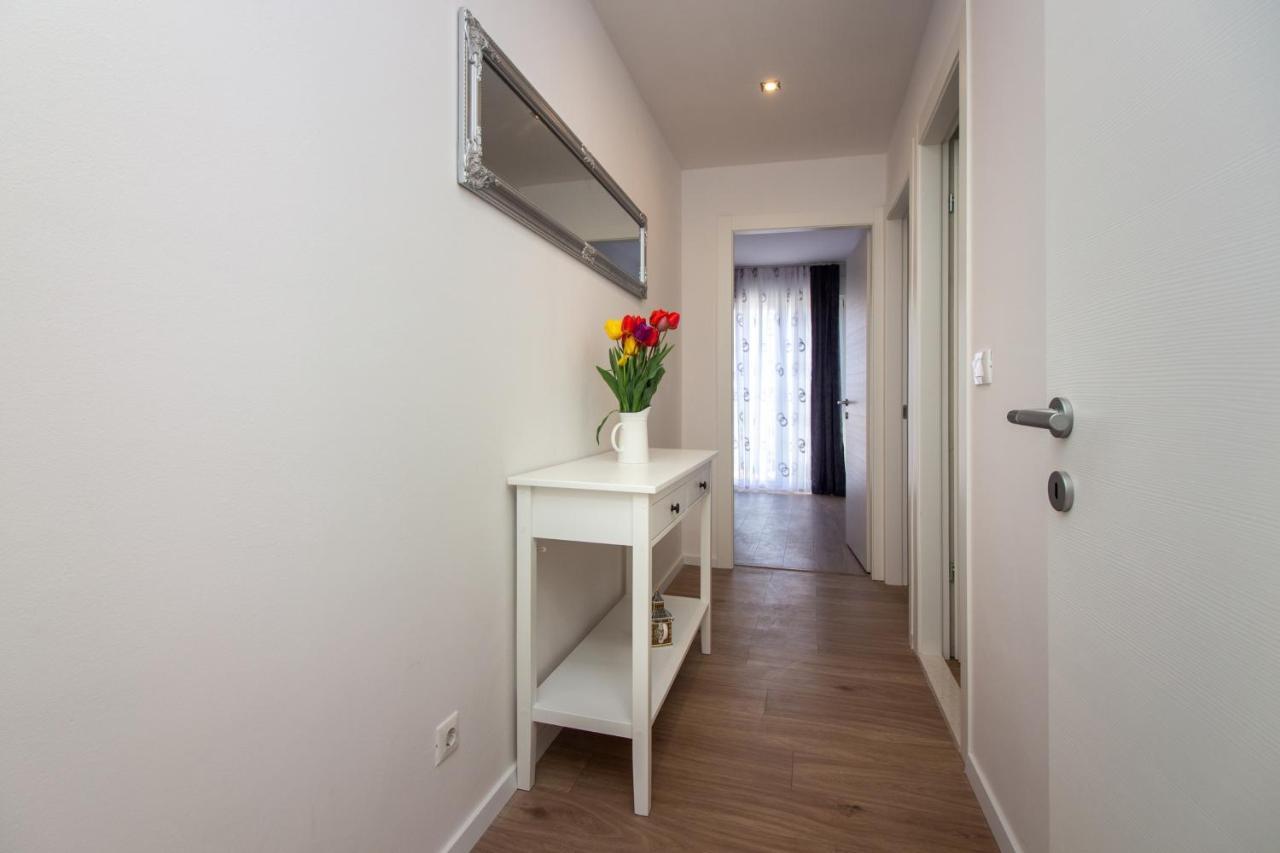 Apartamento Bura2 , With Private Parking In The Garage Split Exterior foto